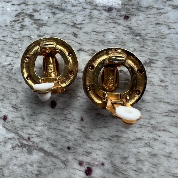 Vintage Chanel Earrings - Picture 3 of 3